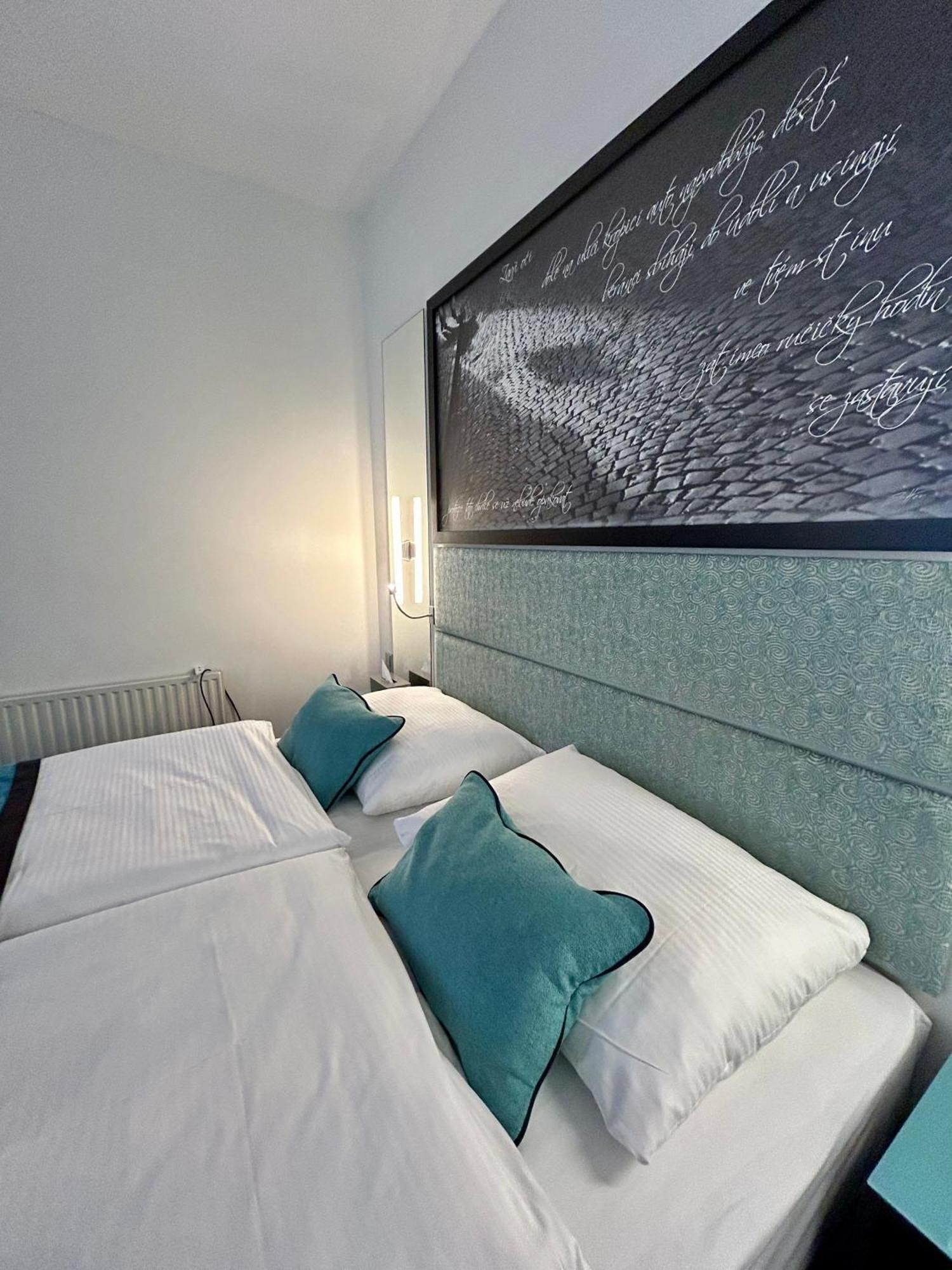 Red & Blue Design Hotel Praha Ruang foto