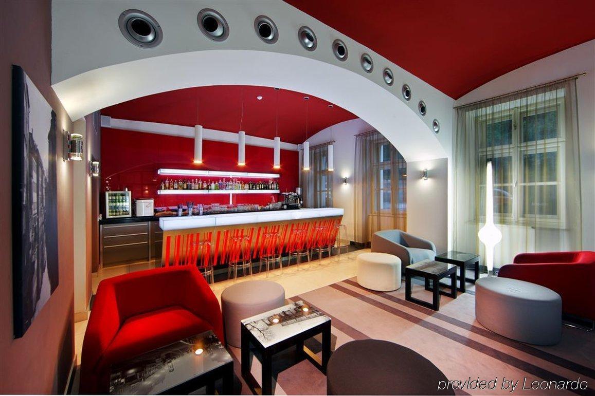 Red & Blue Design Hotel Praha Restoran foto